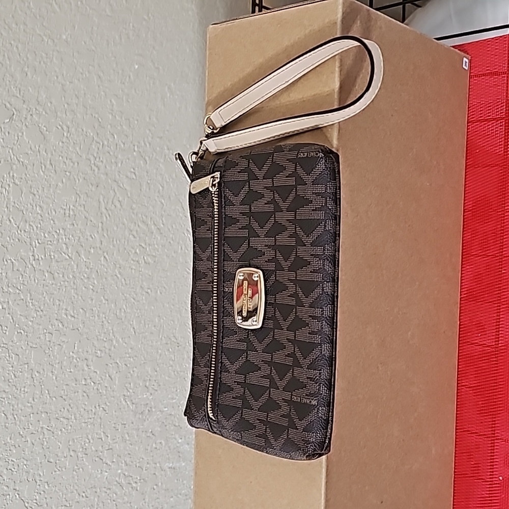 Michael Kors wristlet